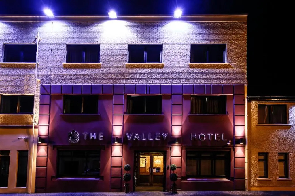 The Valley Hotel & Carriage Gardens