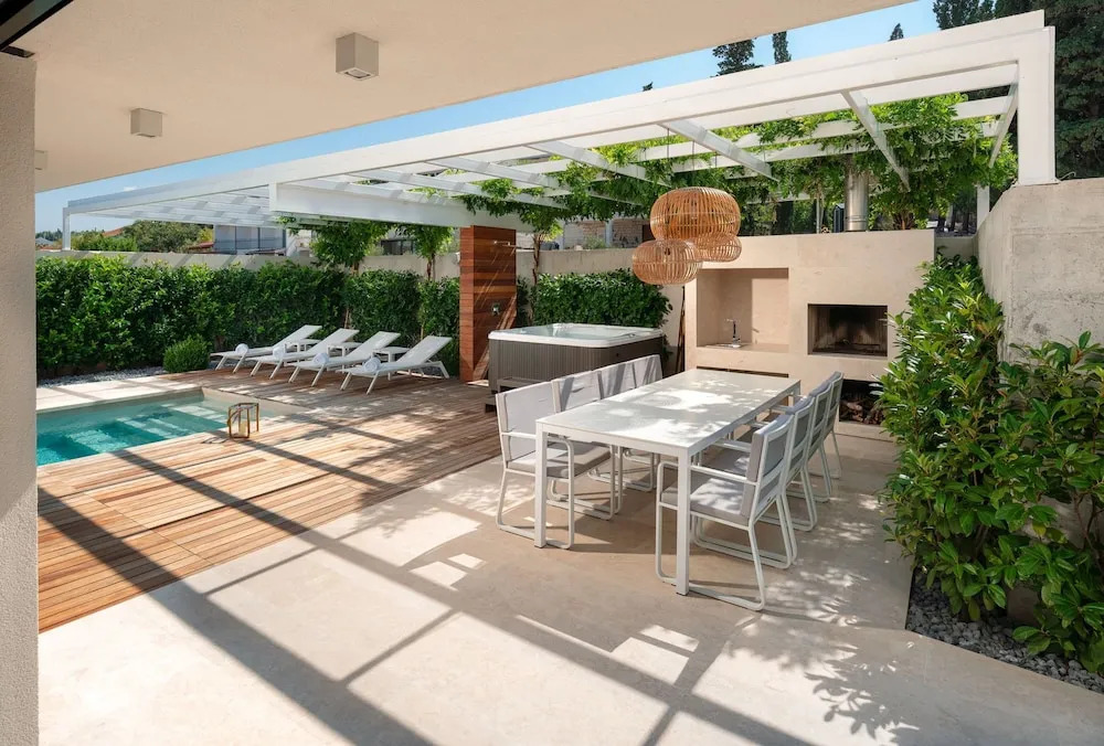 Luxury Villa Dominus With Swimming Pool