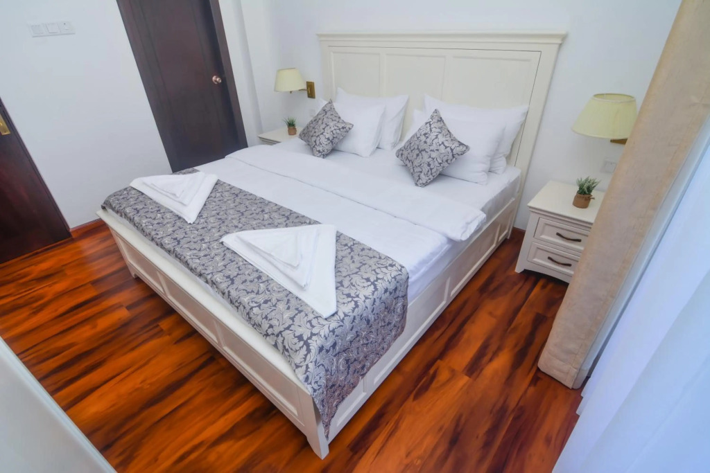 THE WIND LILY - Lake view luxury Apartment