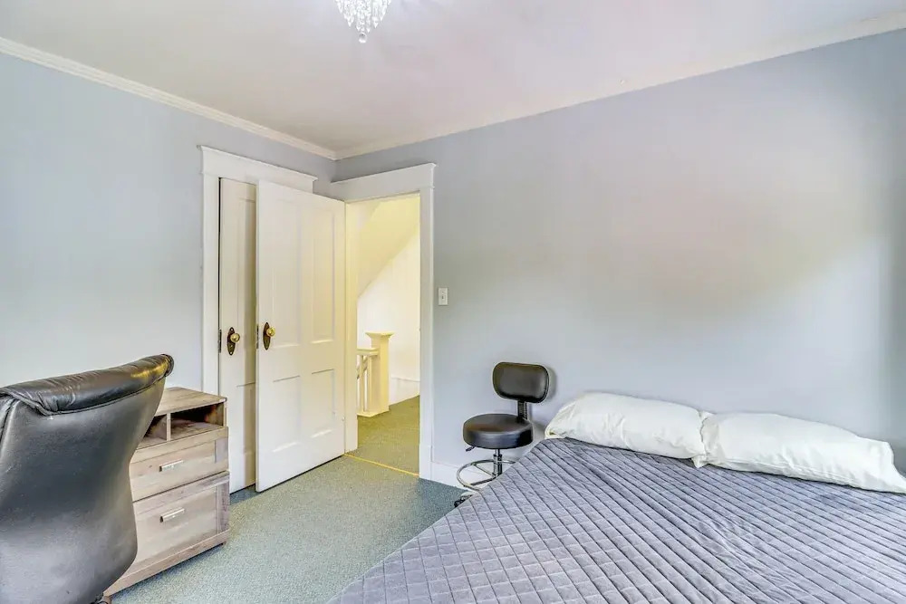 Walkable Abode in Stroudsburg's Business District!
