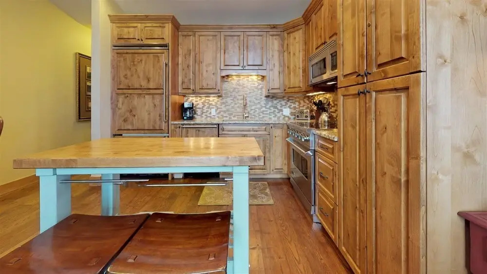 Luxury 3 Bedroom Lionshead Village Condo With Rooftop Pool, Hot Tubs