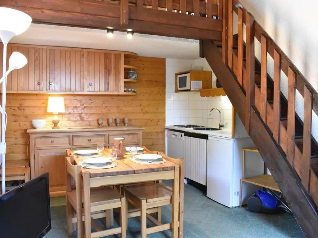 Appartement Méribel, 1 pièce, 4 personnes - FR-1-180-15