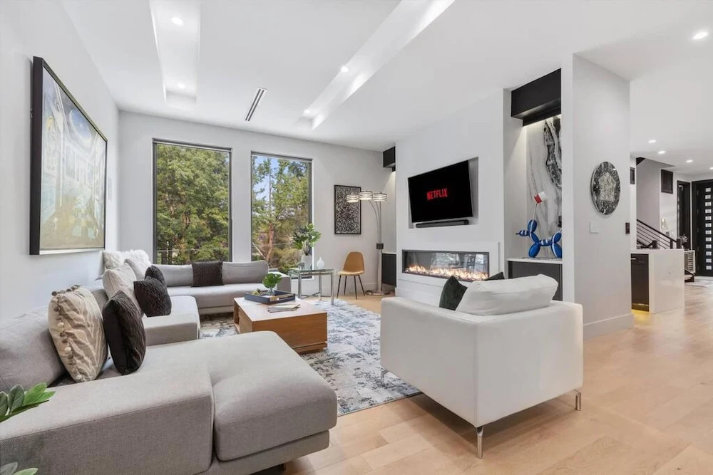 Top of The Hill Luxury Clarendon 4-br Homestay