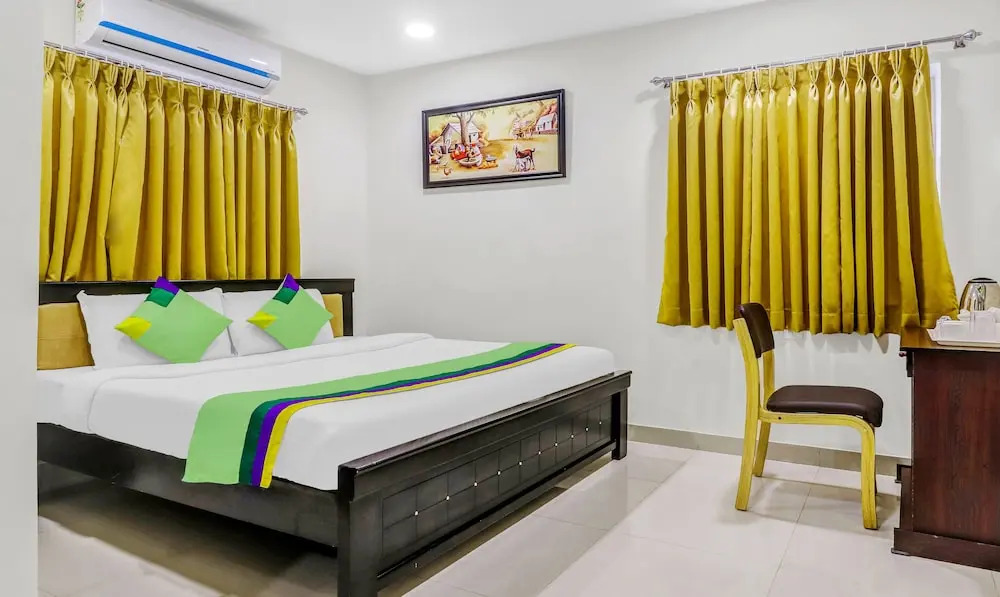 Itsy by Treebo - Royal Galaxy Kukatpally