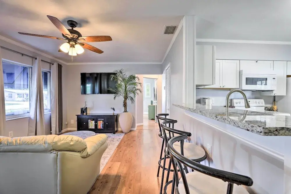 9 Mi to Beaches Home with Pool and Patio in Bradenton