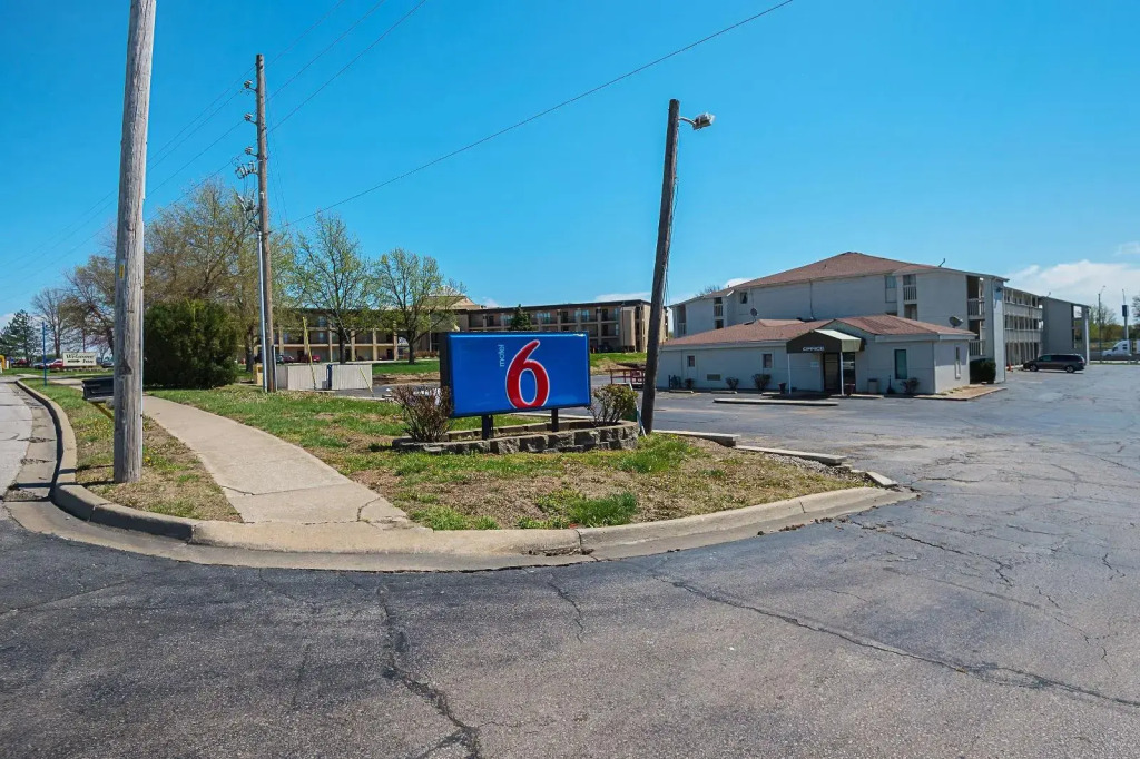 Motel 6 Kansas City East - Blue Springs