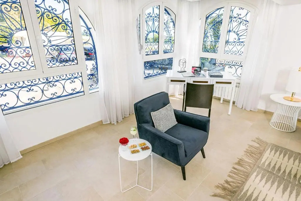 Flowers Apartment