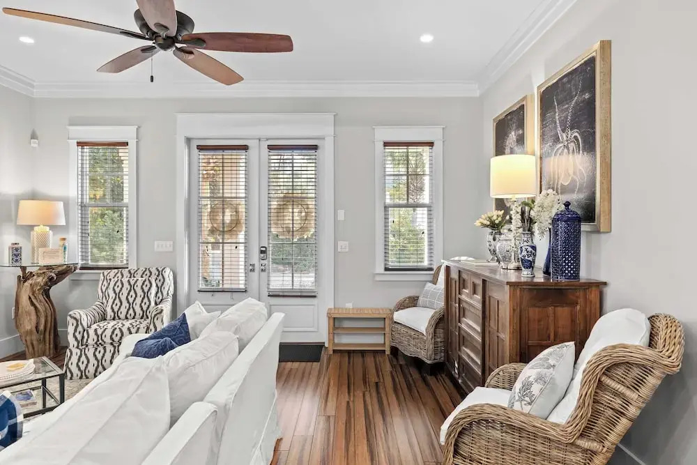 Seagrove Gardens Mins to the Beach, Santa Rosa Retreat w/ A+ Design