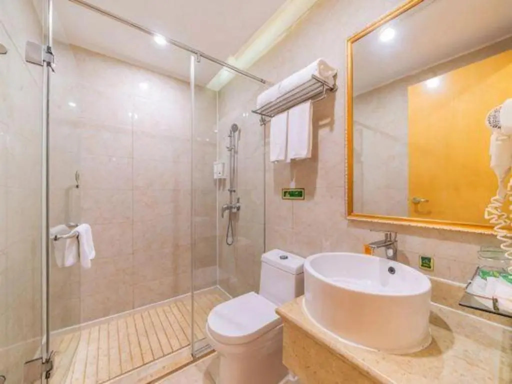 Vienna Hotel （Shenzhen Bantian Guangyayuan Station）