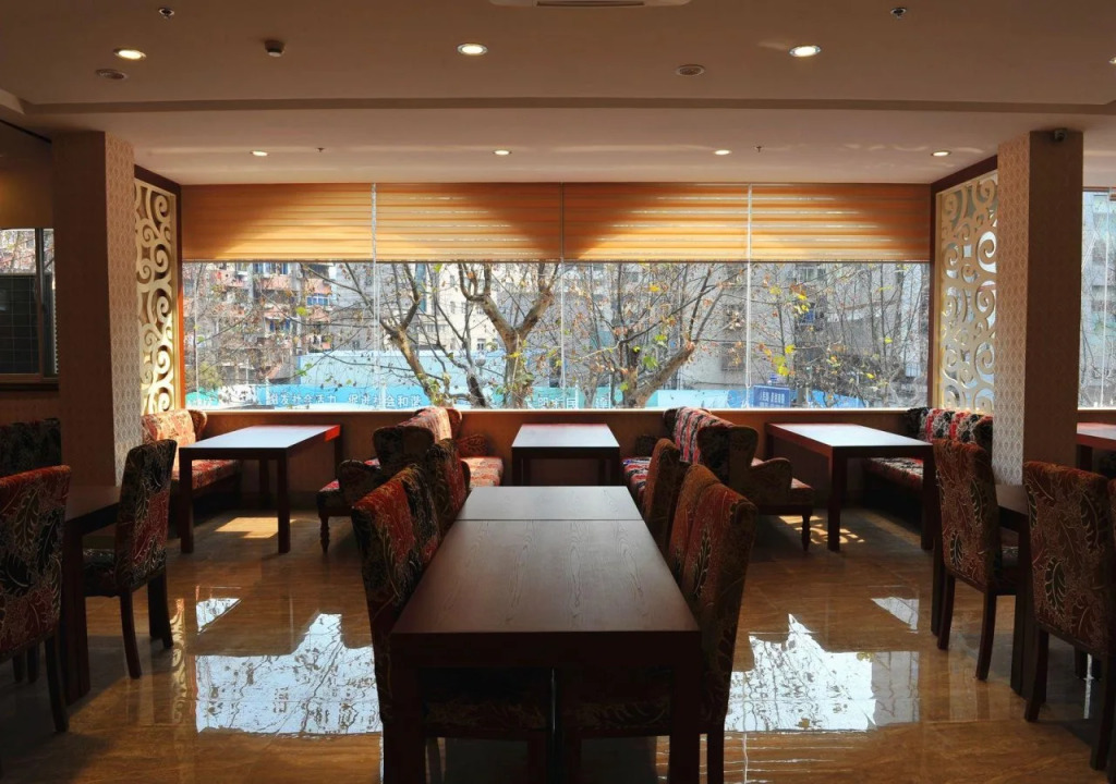City Hotel(Hangzhou Renmin Road Metro Station)
