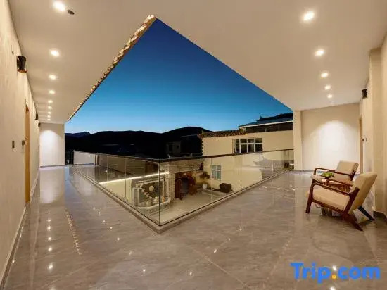 Yonggabo・Jinding｜TIBEVILLA・PEAK Oxygen-Rich Scenic Boutique Stay (Ganden Sumtseling Monastery)