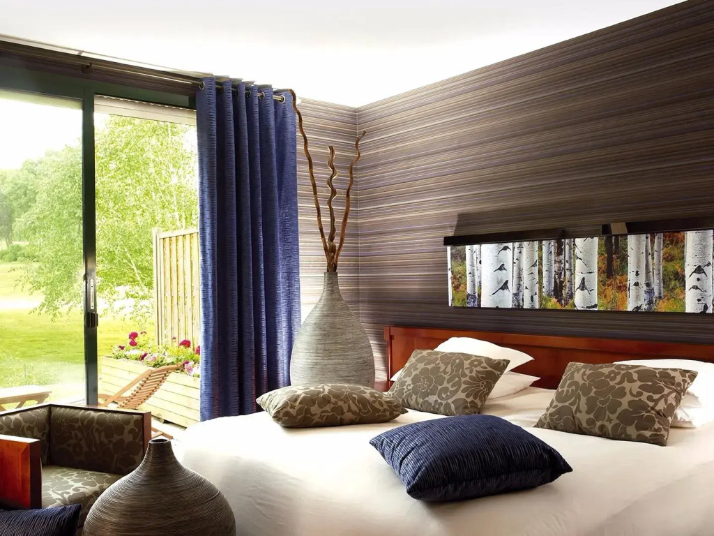 Logis Hôtel Golf Le Domaine Du Val De Sorne