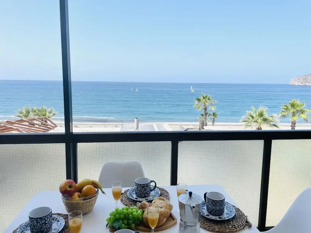 Apartamento Sol y Mar la Herradura by At Home Cost