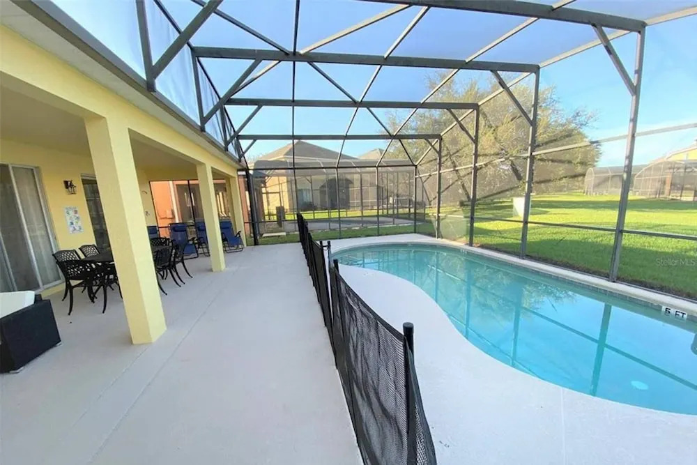 2712 Emerald Island