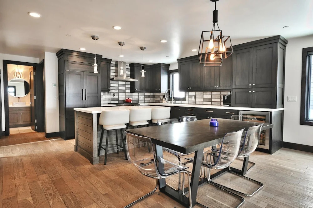 Pinetree by Avantstay Modern Park City Getaway w/ Patio & Balcony
