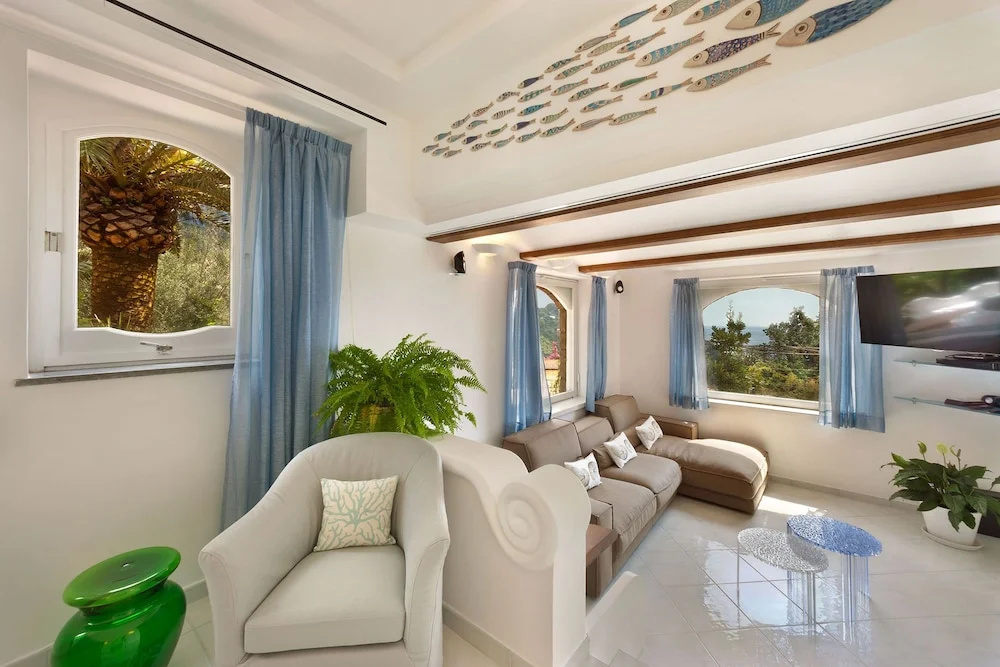 Amore Rentals - Villa Ariadne