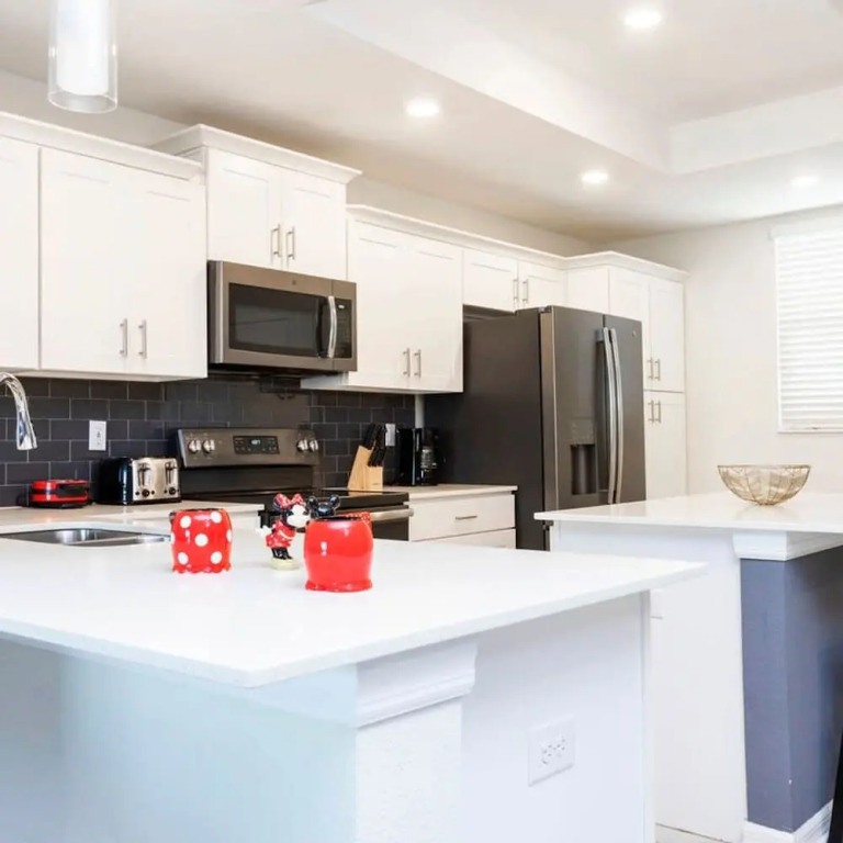 4721 Unit 105 Stunning Apartment 2BD