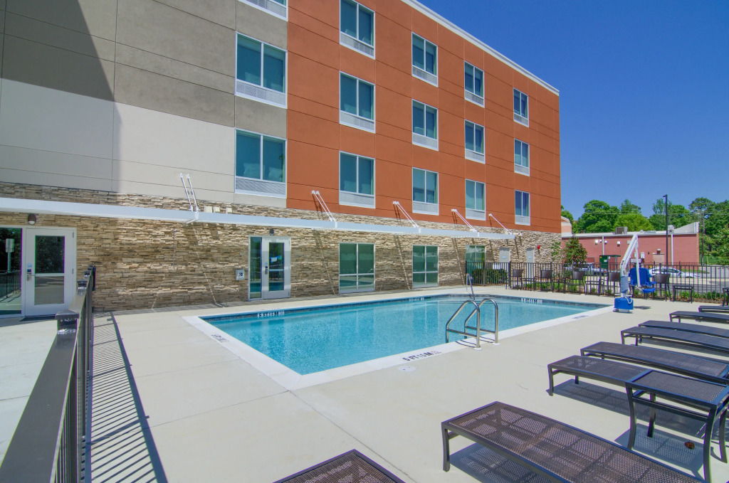 Holiday Inn Express & Suites Mobile - University Area by IHG