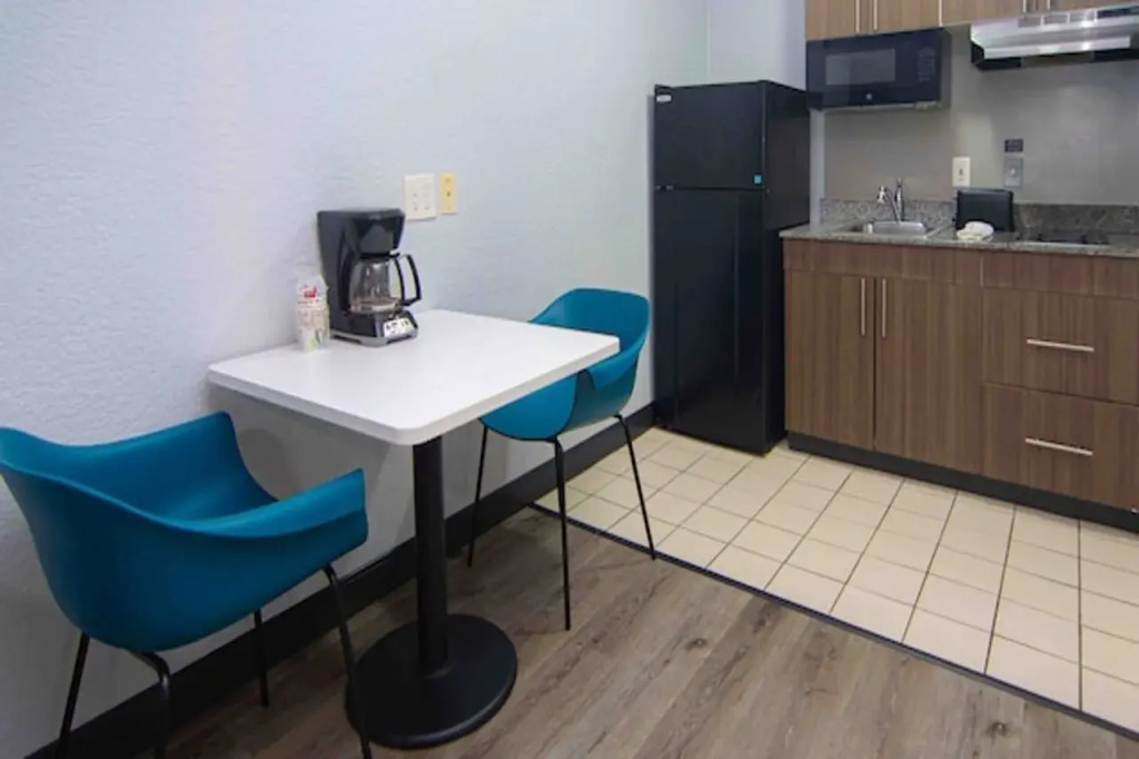 Studio 6 Extended Stay - West Palm Beach, FL