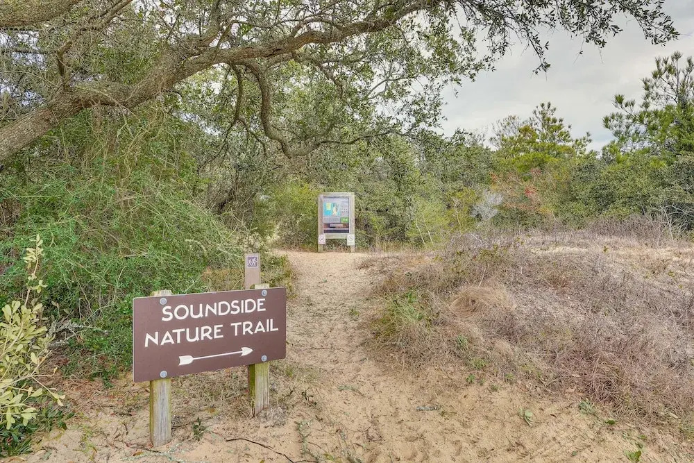 Charming Nags Head Retreat: Half-mi to State Park!