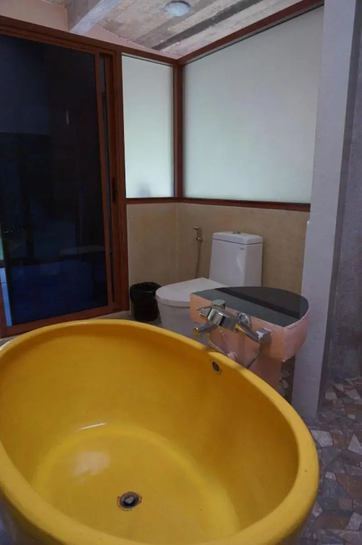Smallville Resort Ranong