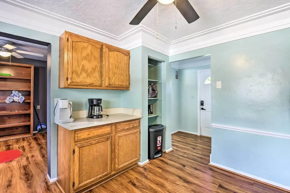 Centrally Located Home - 7 Miles to Siesta Key