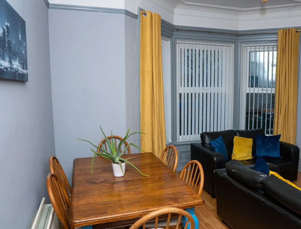 Lesbury Road Apartments