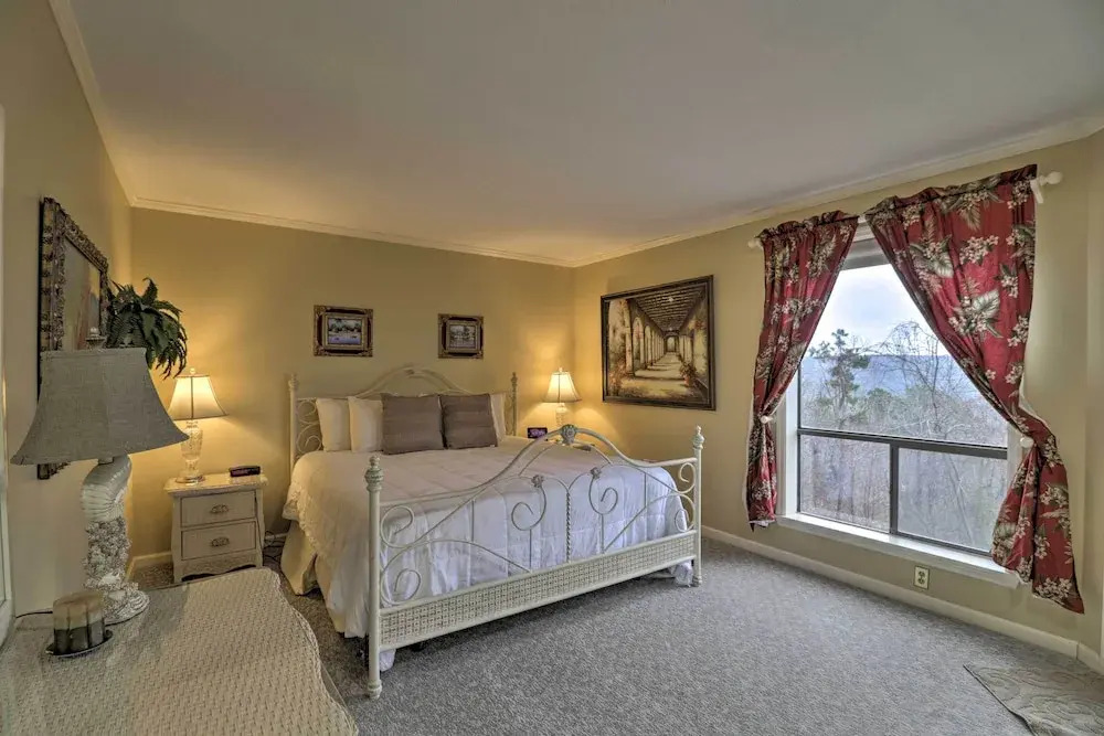 Condo w/ Balcony in Fairfield Bay: Near Marina