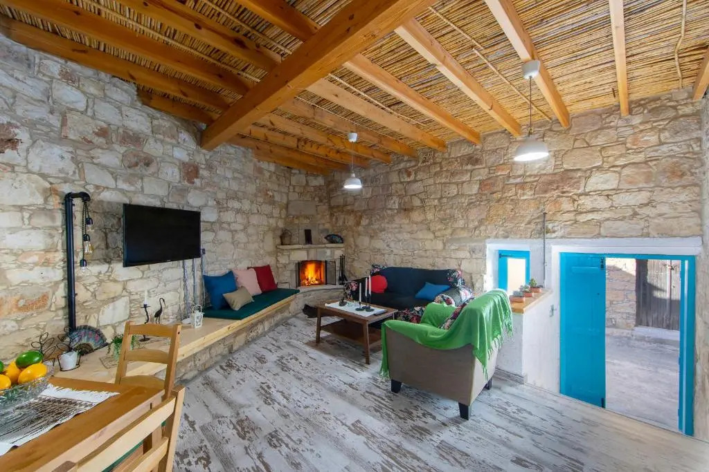 Akamantida Platia