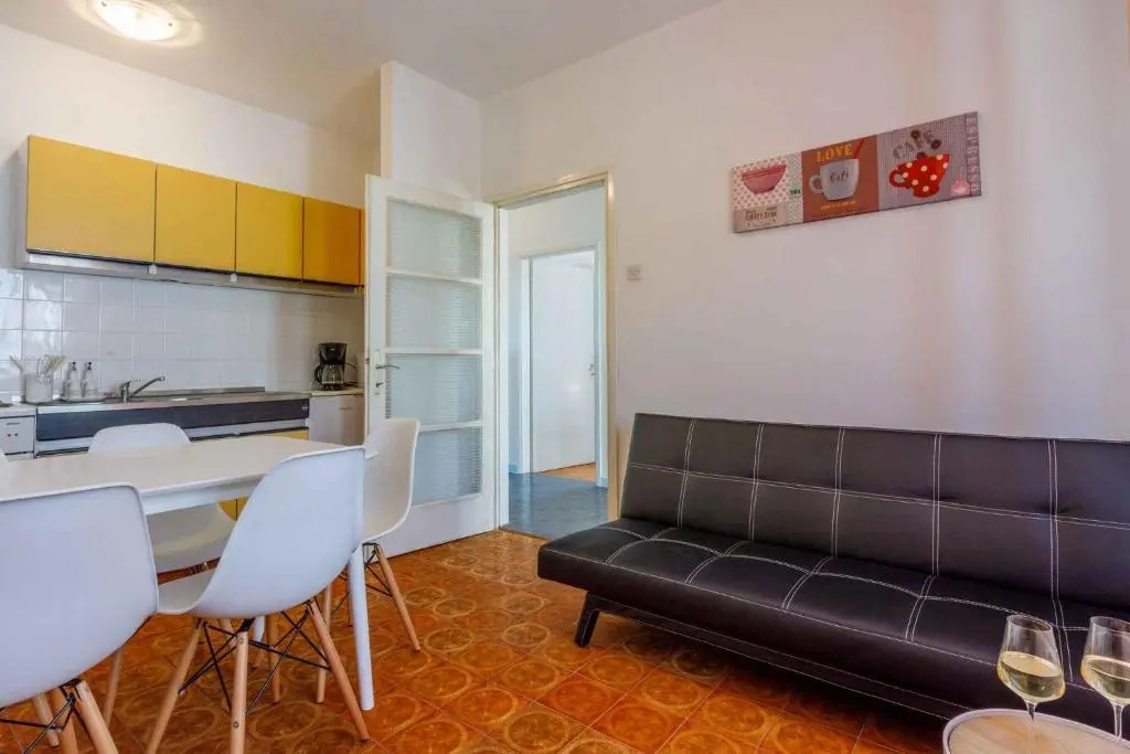 Apartment in Novi Vinodolski 39111
