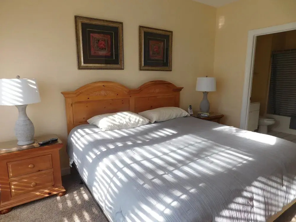 Wedgewood #523 2 Bedroom Condo by RedAwning