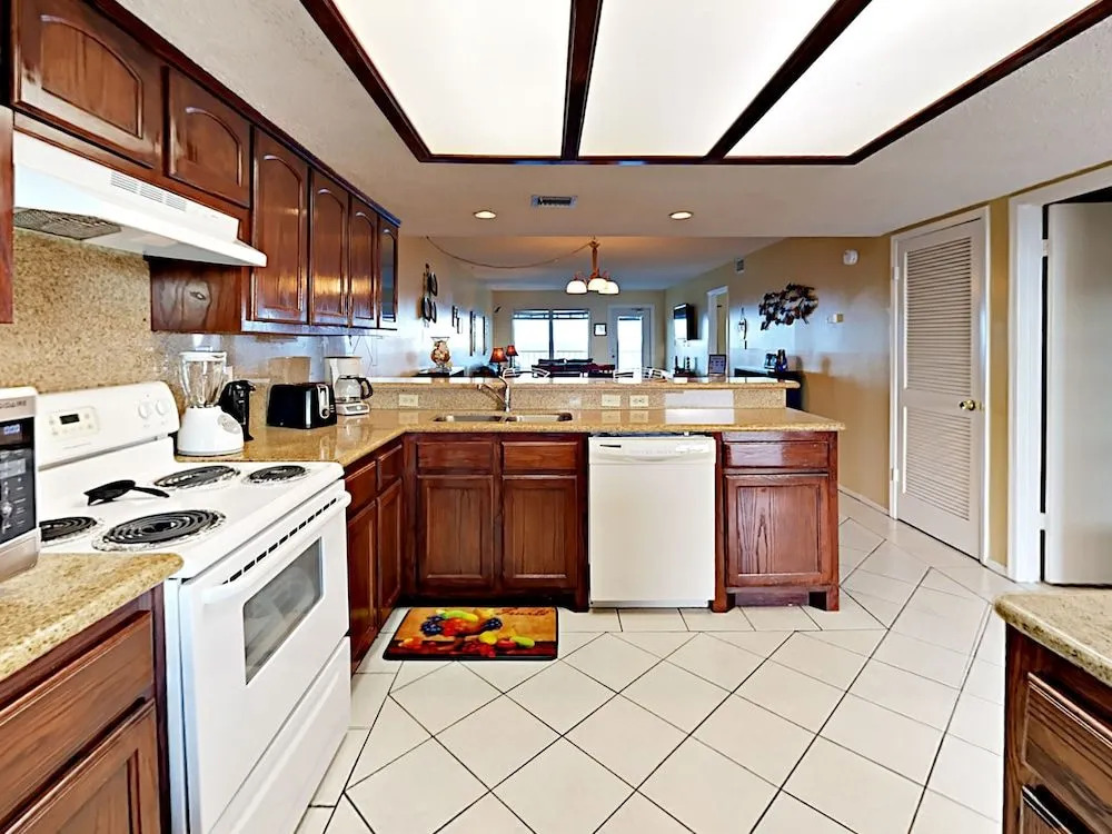 4400 Gulf Blvd Condo Unit 406