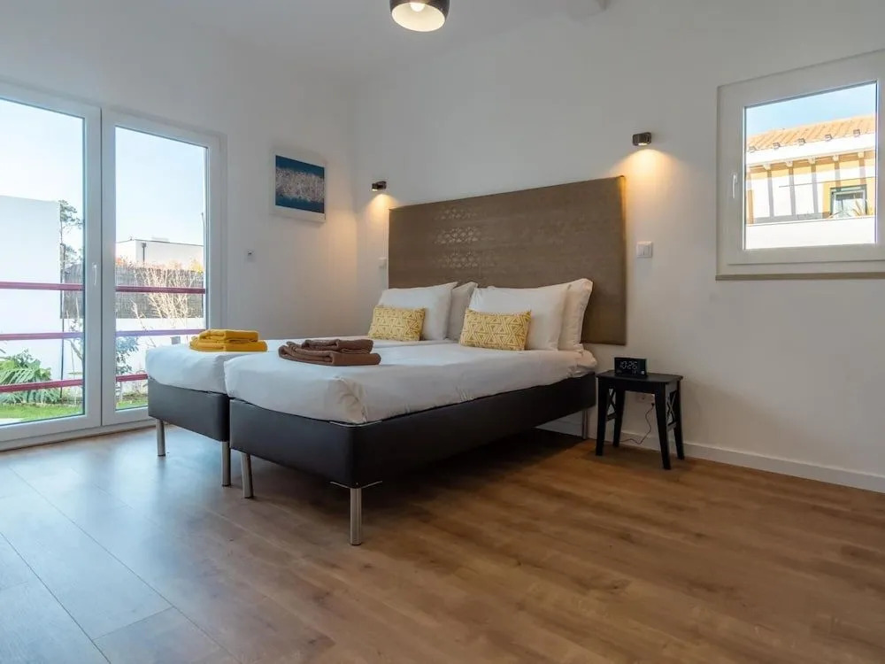 LV Premier LA2 pool, AC, garden, sea view