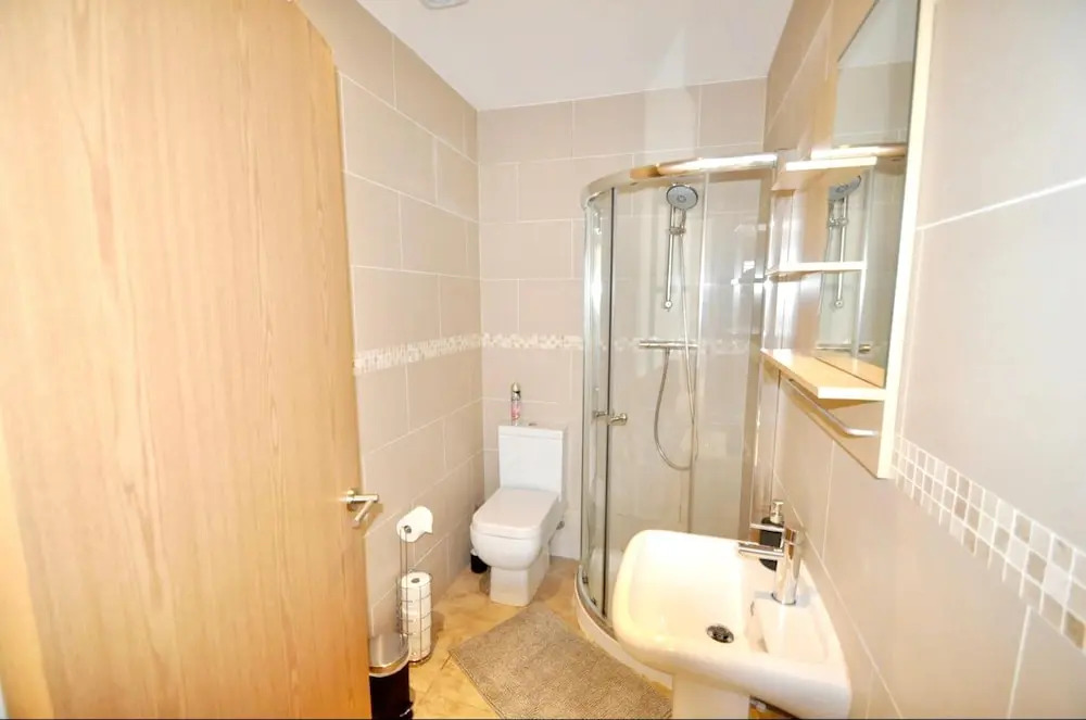 Apartment With 2 Bedrooms in Greater London, With Wifi