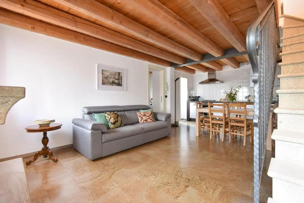 Calaone Wondeful Duplex Apartment con parcheggio x4