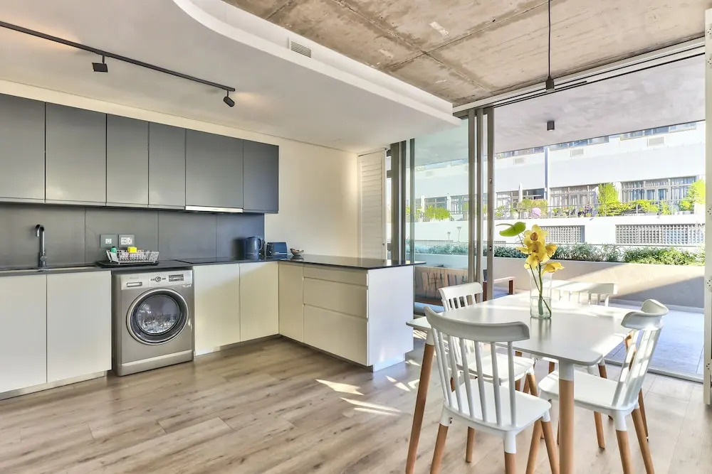 Luxury 2 Bedroom With Balcony