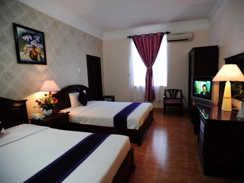 Violet Hotel