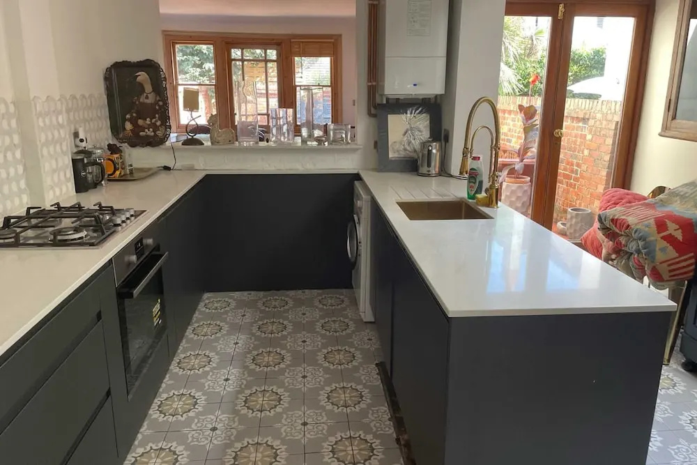 4 Bedroom House Near Seven Dials