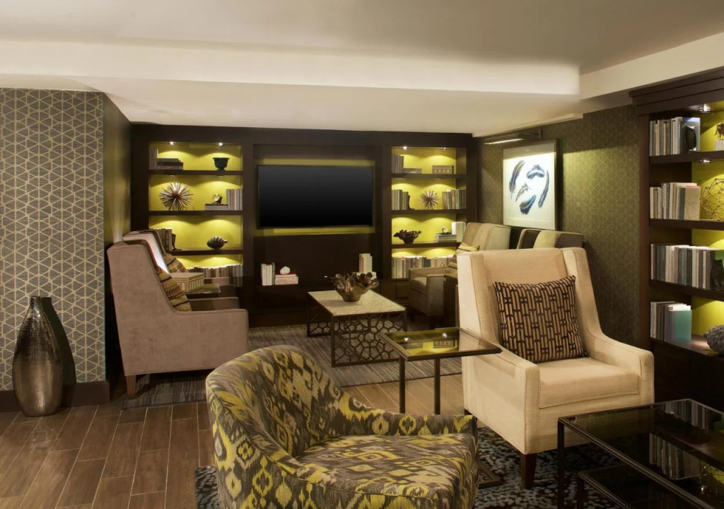 Sheraton Minneapolis West Hotel
