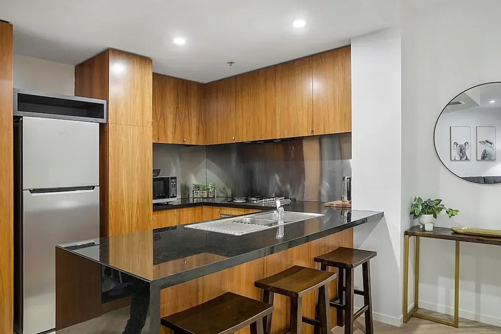Executive Unit With Pool and Gym Near Riverfront