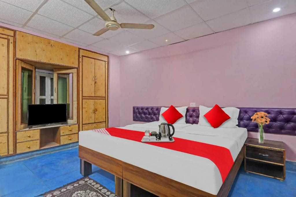 Oyo Flagship 92819 Hotel Surbhi G House