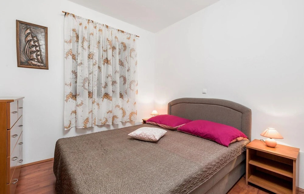 Stunning Home in Starigrad With 2 Bedrooms and Wifi