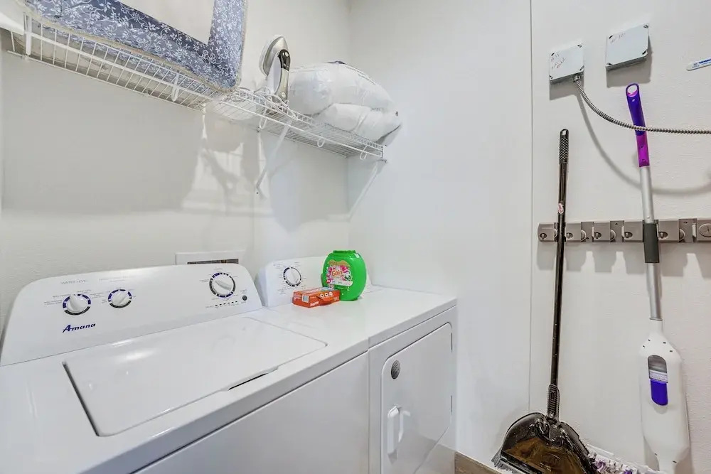 Branson Log Cabin Near Silver Dollar City & Lake!