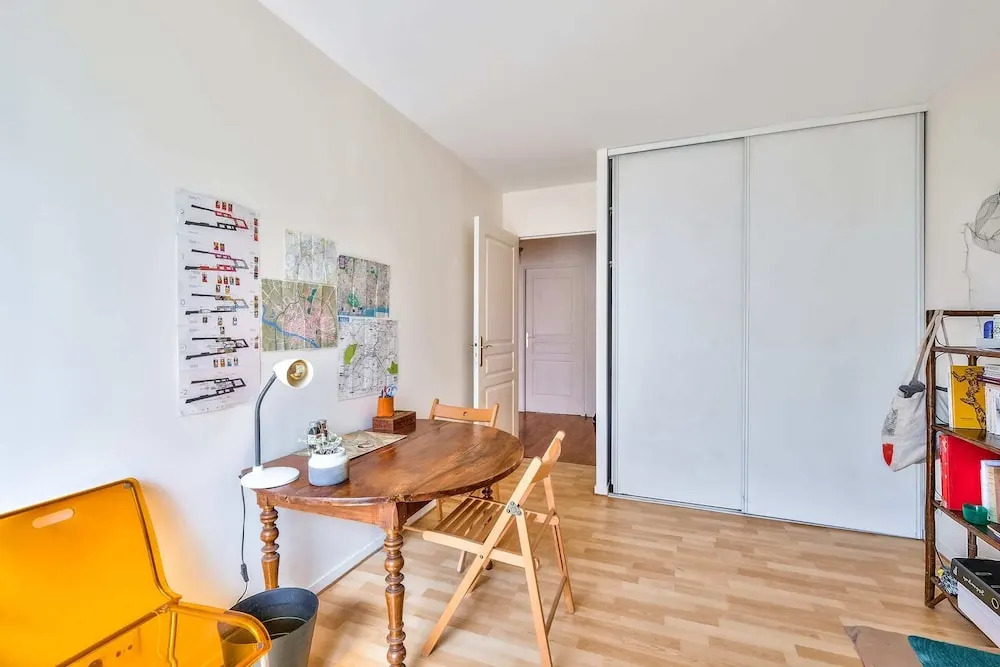Nice 2 Room Apartment in Paris