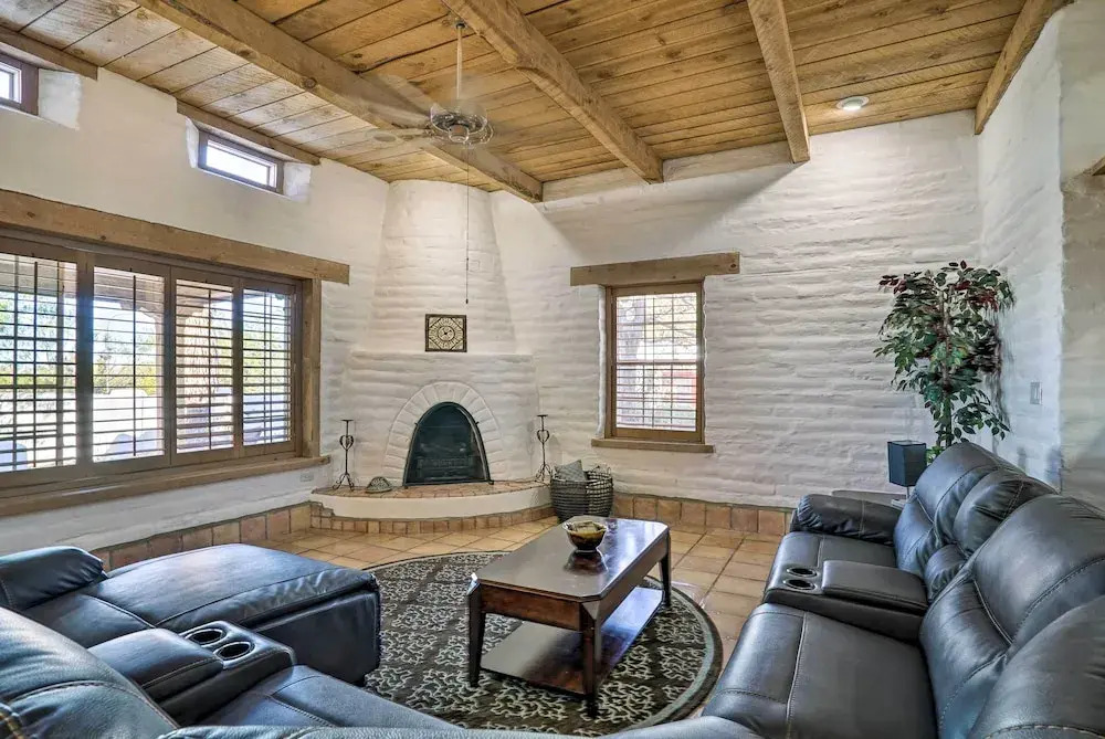 Las Cruces Home La Casa Blanca w/ Courtyard