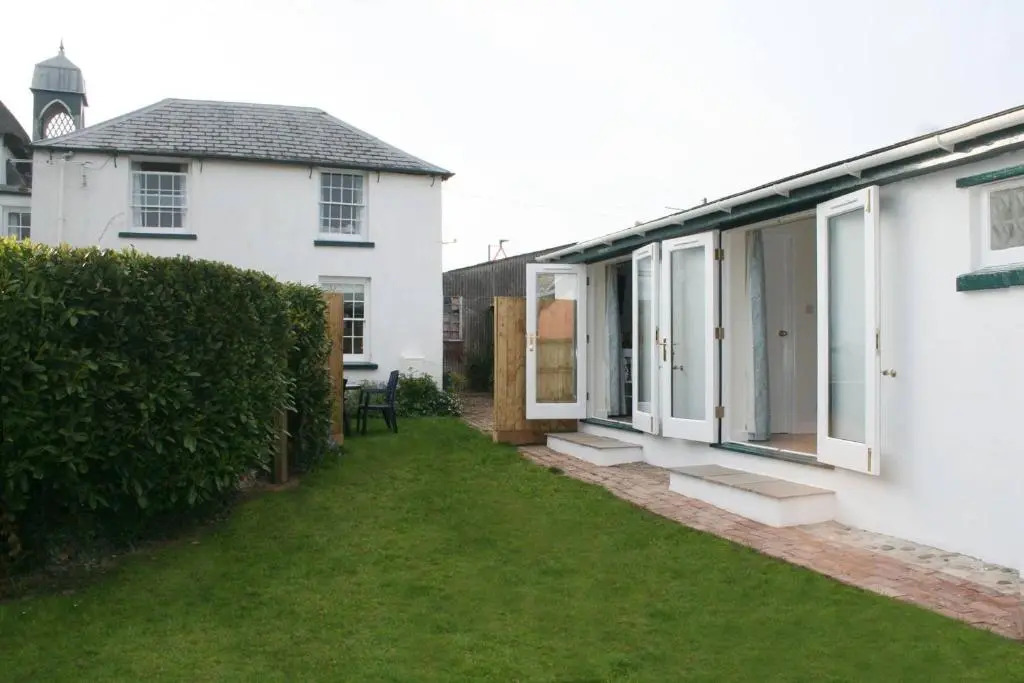 Newly Converted Self Contained Annex With Garden