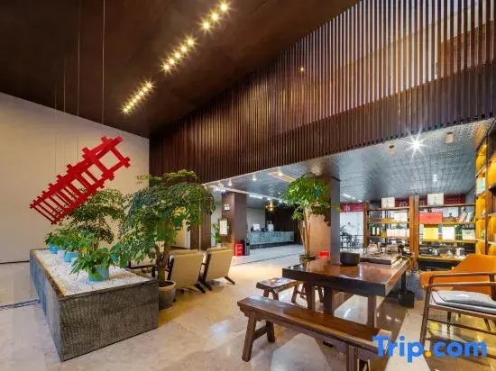 Zhangjiajie Tianchong Yunhai Courtyard Hotel-At the East gate of Zhangjiajie National Forest Park English Butler, Free Luggage Storage, Tour Plan -reserve tickets for various scenic spots-Self-Service Laundry