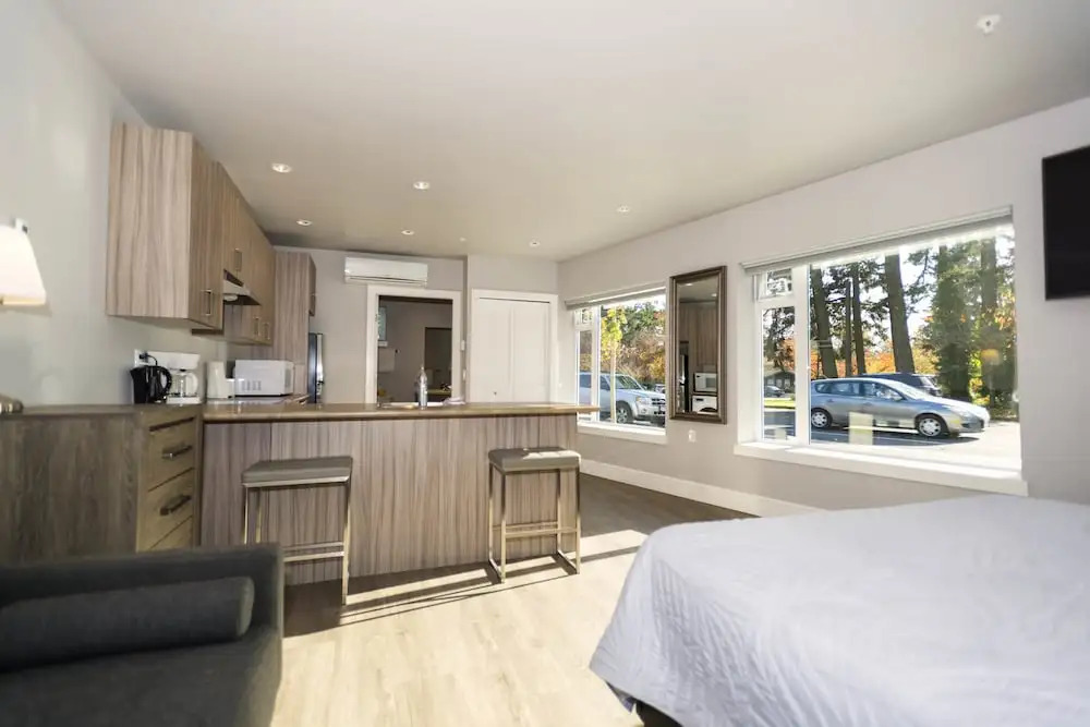 SoLo Suites