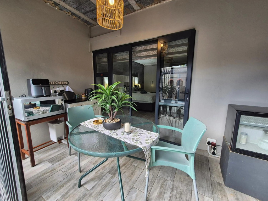 Bosveld In Die Stad Lodge