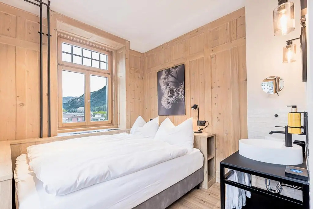 ALPINE INN Davos